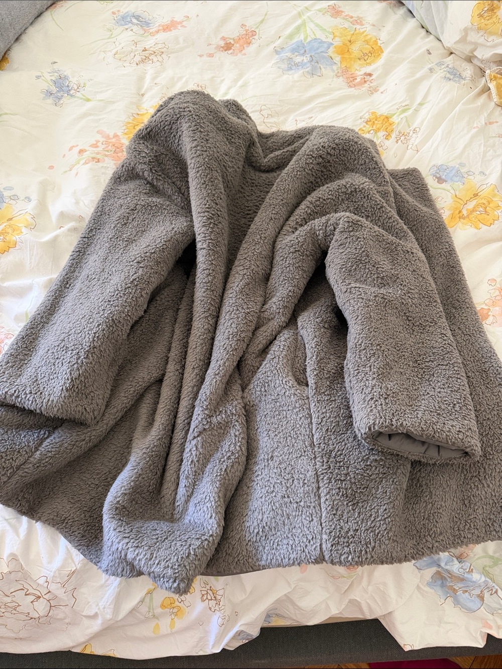 Vuori Women's Charcoal Gray Teddy Jacket - Picture 5 of 5